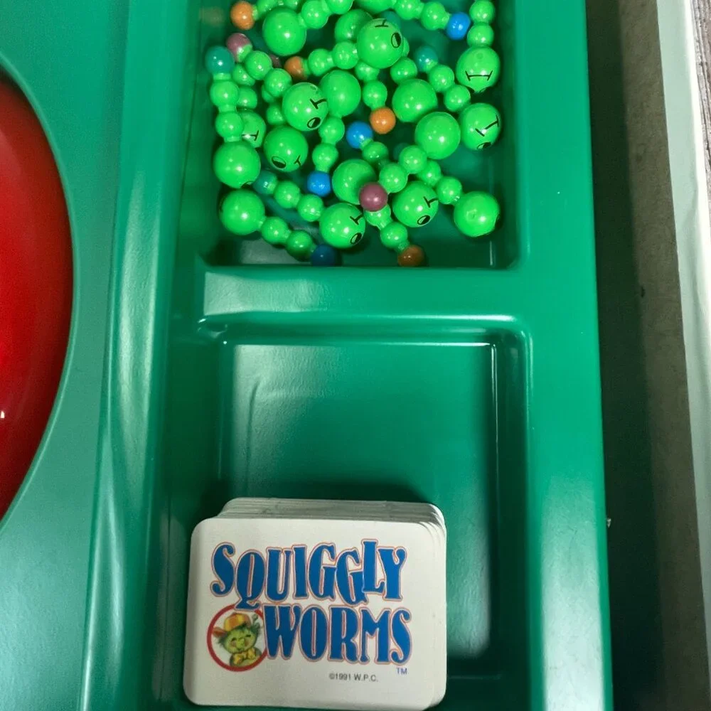 Vtg SQUIGGLY WORMS Kids Board Game Motorized Counting Color Match 1991 COMPLETE